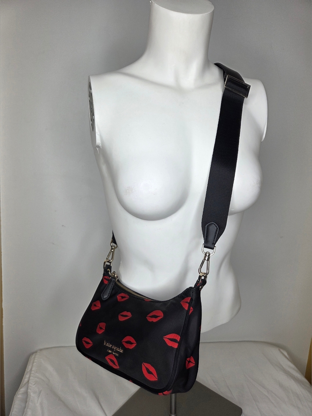 Kate Spade New York The Little Better Sam Kisses Crossbody Bag - Picture 2 of 13